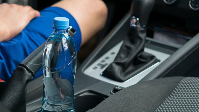 firefighters issue warning against leaving your water bottle inside a hot car 1349601 1559833746370901165280 crop 155983375903079383064